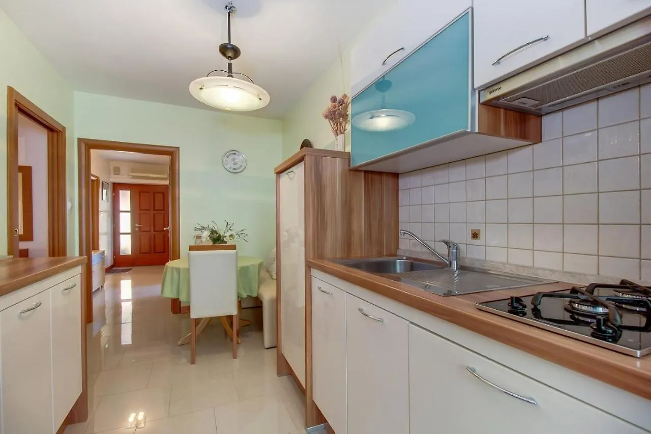 Apartment Bianca 1 マリ・ロシニュ